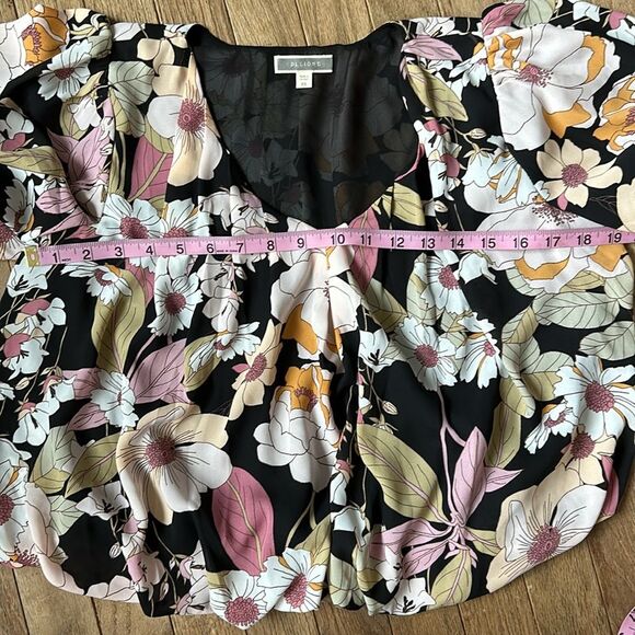 Pleione bubble top black‎ floral blouse top cropped size XS - Picture 4 of 10